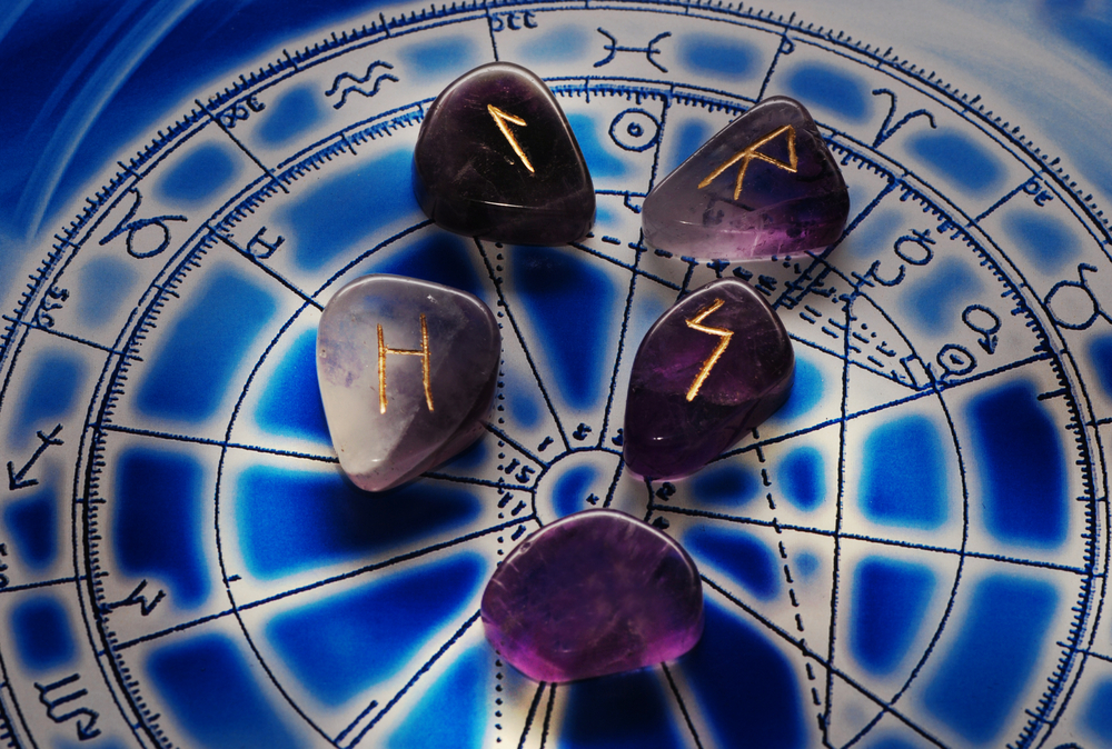 Runor, Tarotguiderna, veckans Astro-Tarot, Medium, sierska, Vivi Linde, Experethjälp, Medialitet